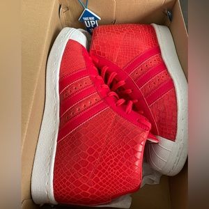 Adidas Superstar Up casual sneaker S79380, size 8, red and white snake print